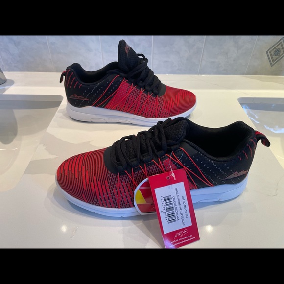 Ferrari one pair of Michael Schumacher Ferrari shoes. size euro 43 or CDN 10. - Picture 5 of 10